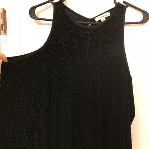 Francesca’s Cold Shoulder velvet detail top